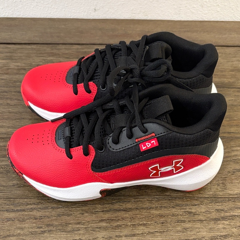 NEW [Under Armour] Lockdown 7 Black/Red/White Athletic Sneakers Shoes Youth 3.5 - Picture 5 of 12